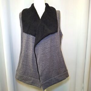 Athleta Apres Anything Sherpa Fleece Vest Black & Gray Open Front Women's Size L